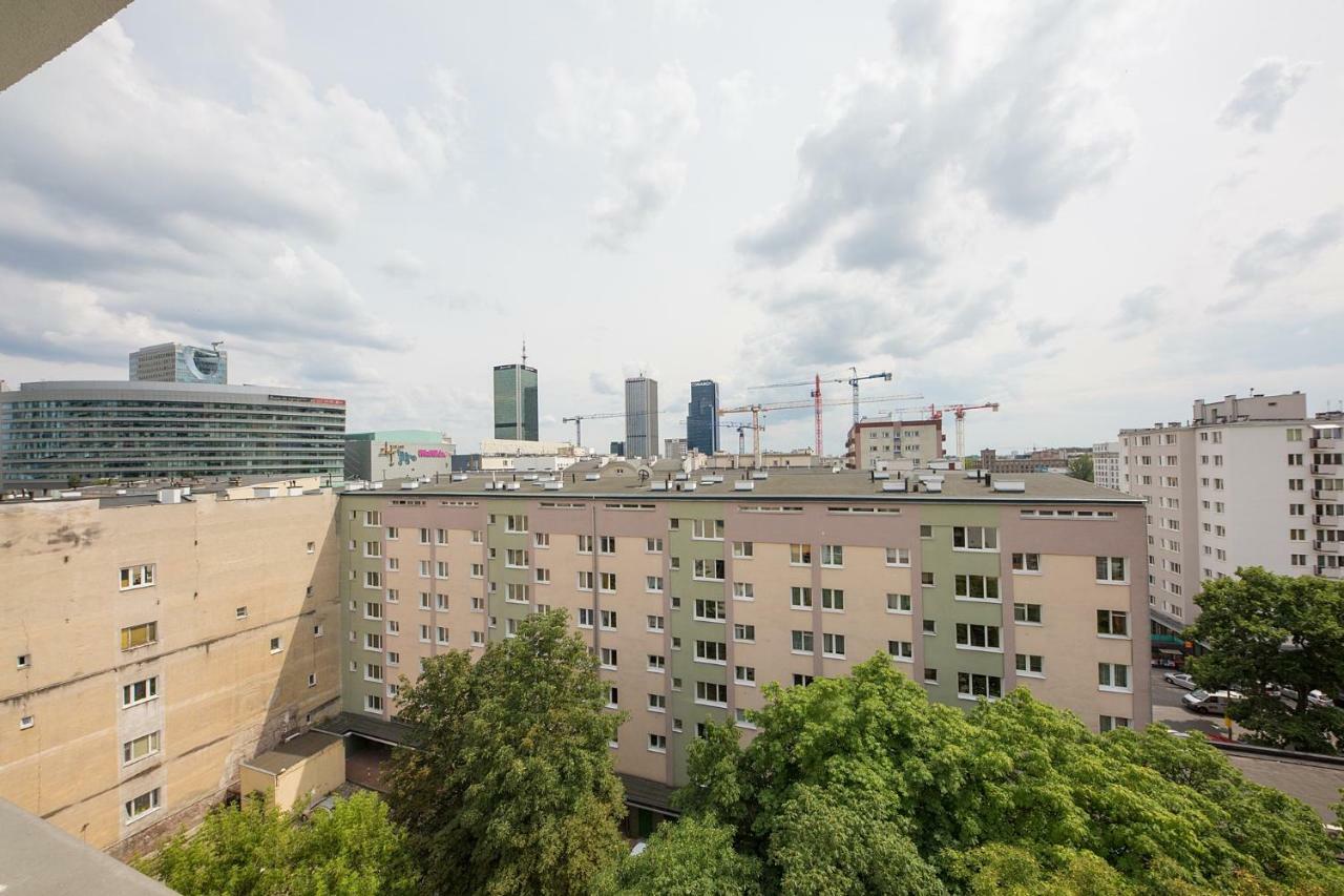 Butas Oomph Downtown Warsaw