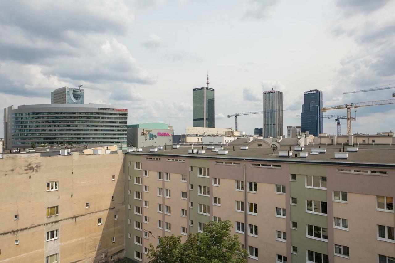 Butas Oomph Downtown Warsaw