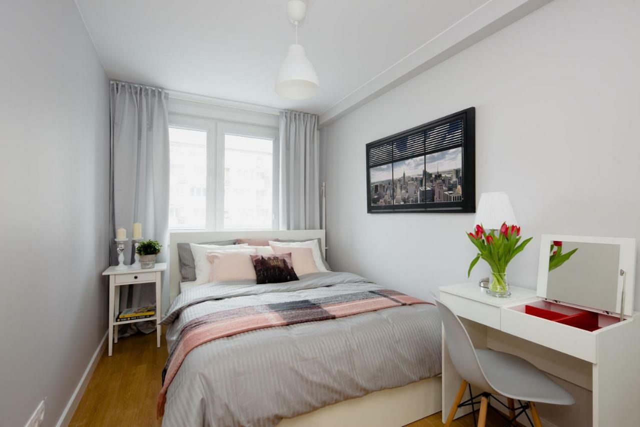 Oomph Downtown Butas Warsaw